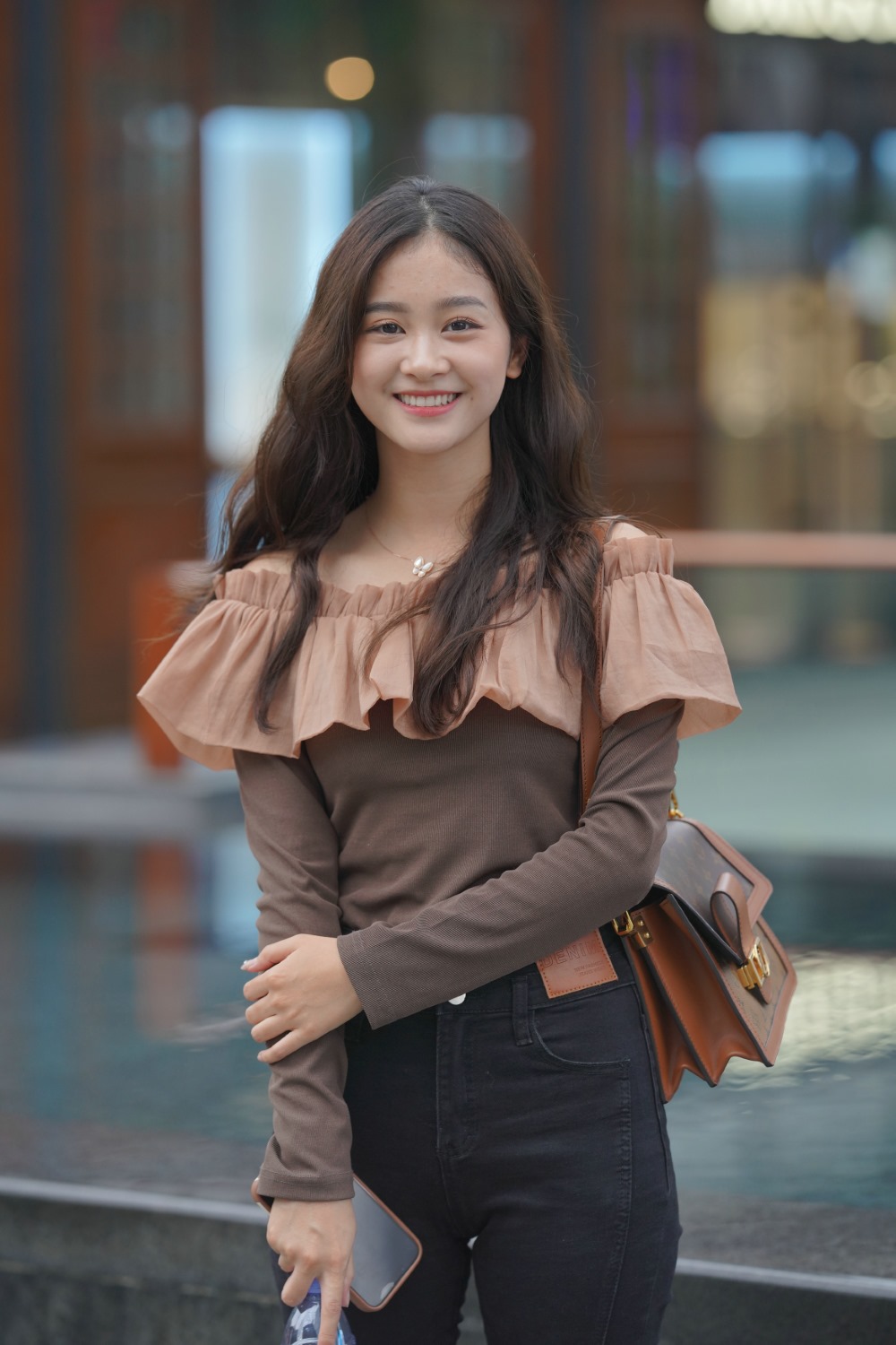 精选街拍作品 NO.2576 清秀黑色吊带裙美女 [53P/57MB]