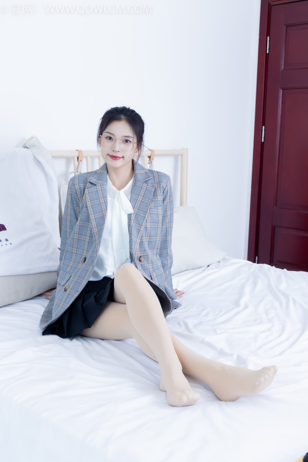 勿恋传媒 NO.2349 茯苓-夏夜星光 [175P/1V/4.39G]